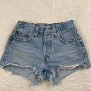 Levi’s 501 Light Wash High Waisted Jean Shorts size 25
